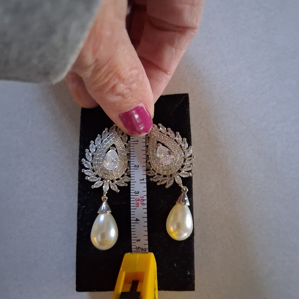 Silver Teardrop Shape Shiny Zircon & Faux Pearl earrings. - Picture 3 of 5